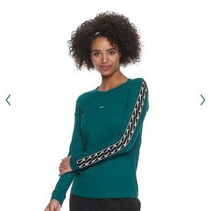 Women’s Nike Logo  T-Shirt, Small